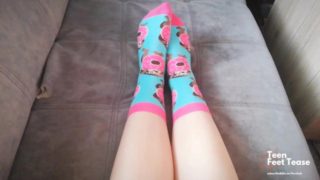 FUNNY SOCKS TEASING & HUMILIATION TASK: TAKE OFF MY SMELLY SOCK BY UR MOUTH