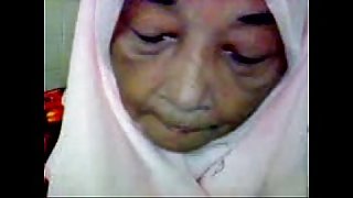 Malaysian Granny Blowjob