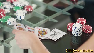 Slutty teen gets cumshot