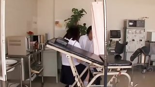 Slut gets her asian cunt fingered in the gynecologist room