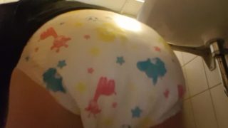 Makeing a mess in my Diaper