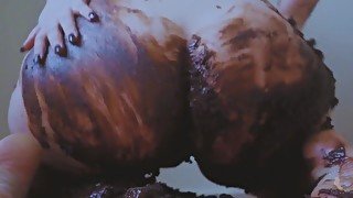 10 minutes of ASS - Cake Sitting