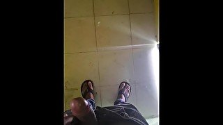 Mamada antes de abrir la tienda