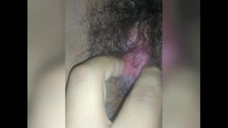 19 year old friend, very hairy and wet,amiga 19 años bien mojada