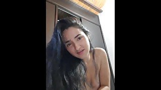 my girlfriend was going to send me a photo and ended up sending me a video dancing