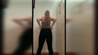 Squats in Yoga Pants