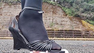 女装ぬいぐるみ踏み潰しクラッシュフェチ