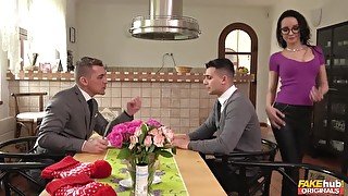 Wet babe takes cock in cheating vid