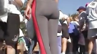 Hottest round ass of amateur sports woman on spy cam 04b