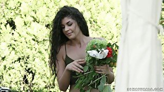 Sensual babe Laurita is having great sex in the garden