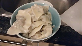 How to Make Chinese Dumplings - Easy Way