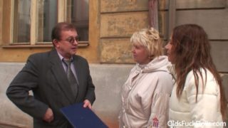 18yo girl Rachel Evans fucks old real estate broker Tim Wetman to get flat