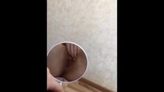 Снимаю отражение в зеркале как я мастурбирую