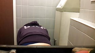 Girl on toilet voyeur scenes pissing and drying out cunt