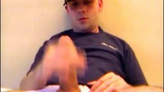 Real straight delivery guy gets wanked his huge cock by a guy !