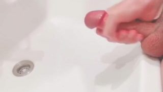 男子○学生洗面台でローションオナニー 亀頭責め2回射精