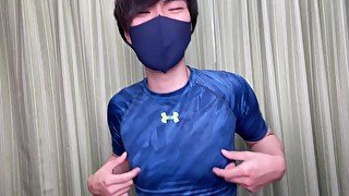 ジム帰り早々にチクニーしてイってしまうヘンタイ大学生【乳首オナニー動画】