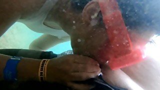 Mergulhei e chupei meu marido debaixo da água 