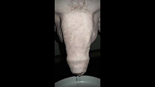 Early morning pee 🍆💦💧