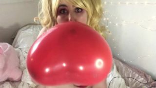 Valentine's Balloon Babe!