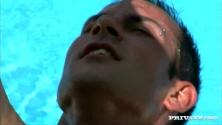 Horny Sandra in the Pool with a Guy Who Wants Her Ass