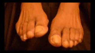 ( MANLY FEET ) LAY DOWN & SMELL MY STINKY FEET & TOES PLZ ILL CUM FOR YOU.
