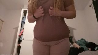 BBW TEEN stripping and showing off body 