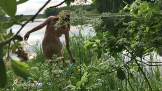 Hidden camera and peeping how teen girl changes bikini.