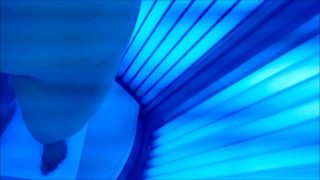 Polish milf massage in solarium her small tits and hot pussy