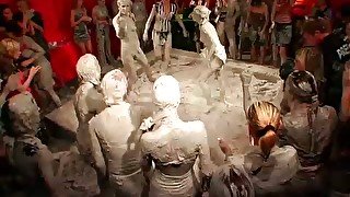 FROM SATIN QUEENS TO MUDDY DOGS