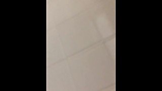 Quickly Cumming in the bathtub (audio only)