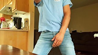 Quiero bailar contigo y desvestirnos al ritmo de la música