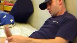 The straight delivery guy serviced his huge cock by a client on video !