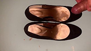 黒ハイヒールにぶっかけてみた