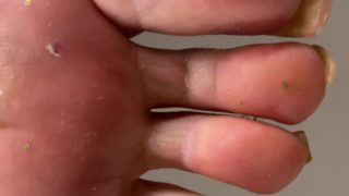 Mistress Sheikha POV. Piedi 41 per scoppiarti la faccia .