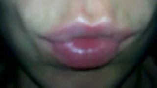 отсос жены на кровати