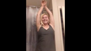 White milf dances to Spanish song