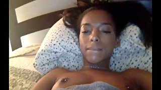 Naturally sexy nympho with perfect flossy bum is such a nice fingerfuck guru