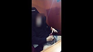 【素人 個人撮影】かわいいパンツの細マッチョが漫画喫茶で大量射精