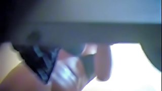 Pantieless fem is staying in nothing but bra in change room