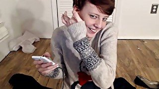 Cute webcam girl posing for camera in amateur session