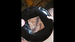 Cumming on her chocolate cake