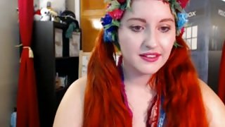 kayleepond showing off her body