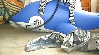 Sit to pop inflatable toys