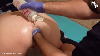 Reunion. Nach längerer Pause passt die hand doch noch in den Arsch