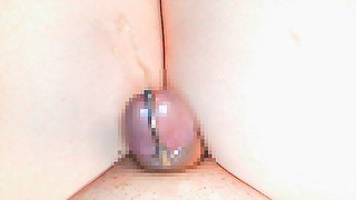 長さ190mmの貫通式プローブを挿入して放置オナニー。途中おしっこが穴から飛び出します。Pee pops out of the hole.