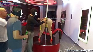 Danna HOT TOMANDO CERVEZA POR EL CULO, BEER ENEMA