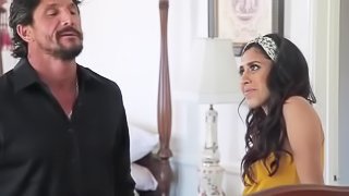 Latina brunette wants to be fucked