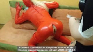 Госпожа и раб в LATEX. Страпон-секс.