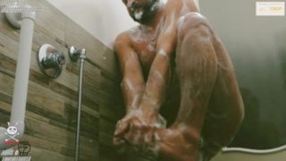 SPY SHOWER MAN BIG BROTHER REALITY SHOW ITALY